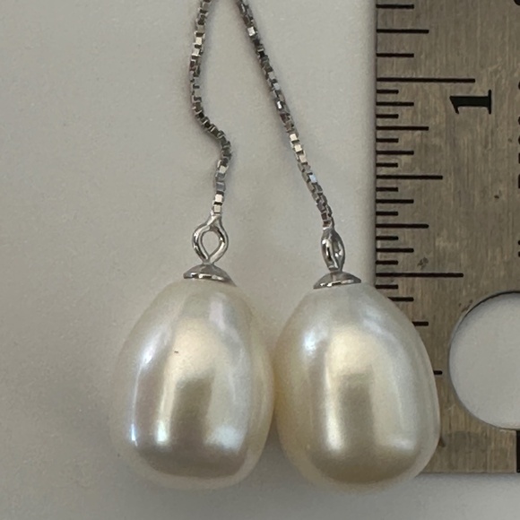 🌟 AAA White Cultured Pearl Dangle Earrings • 925 Sterling Silver 🌟 - Picture 6 of 7